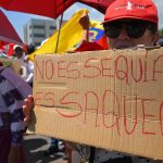 Equador: seca histórica, falta de luz 14 horas por dia e revolta nas ruas