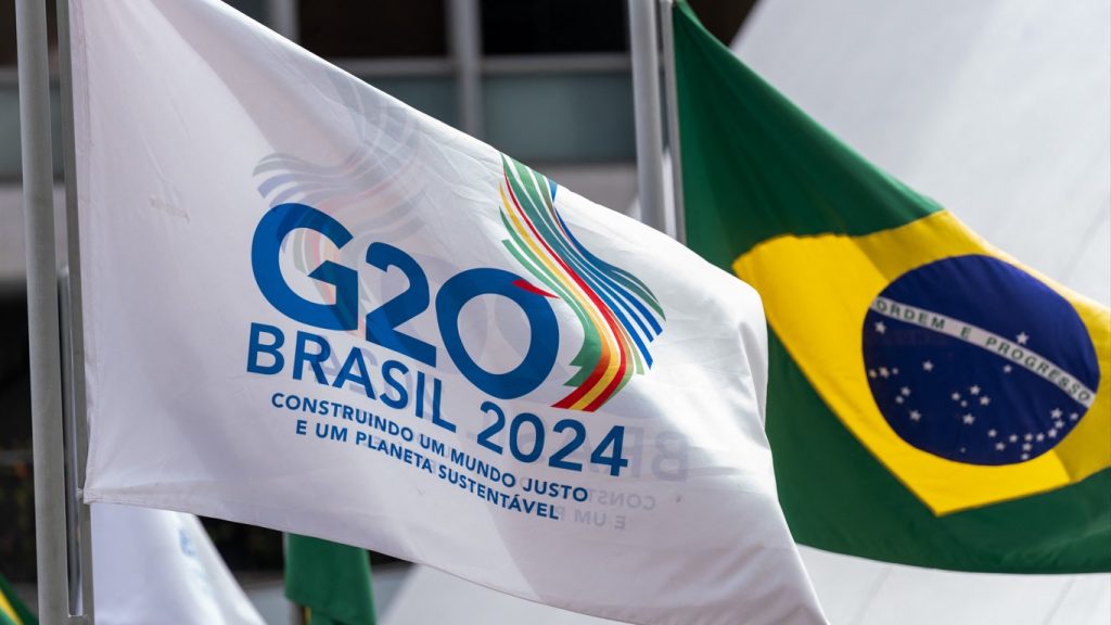 Mundo se encontra no Rio de Janeiro em dias de tempo quente