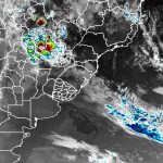 Frente fria traz chuva sob abafamento nesta segunda-feira