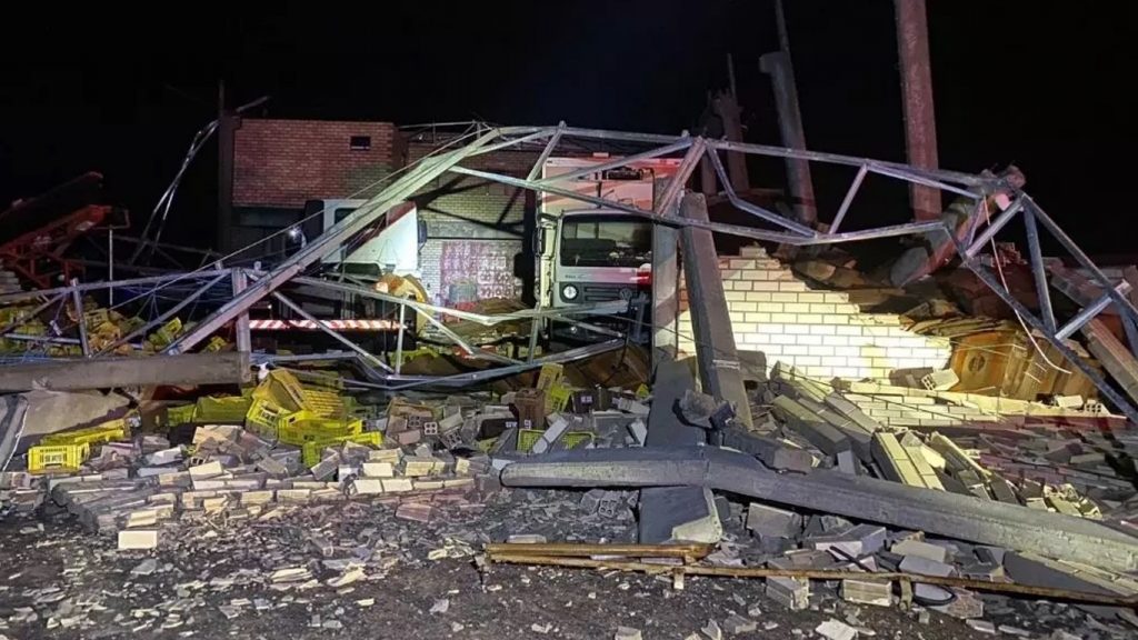 Microexplosão provoca destruição em cidade de Santa Catarina