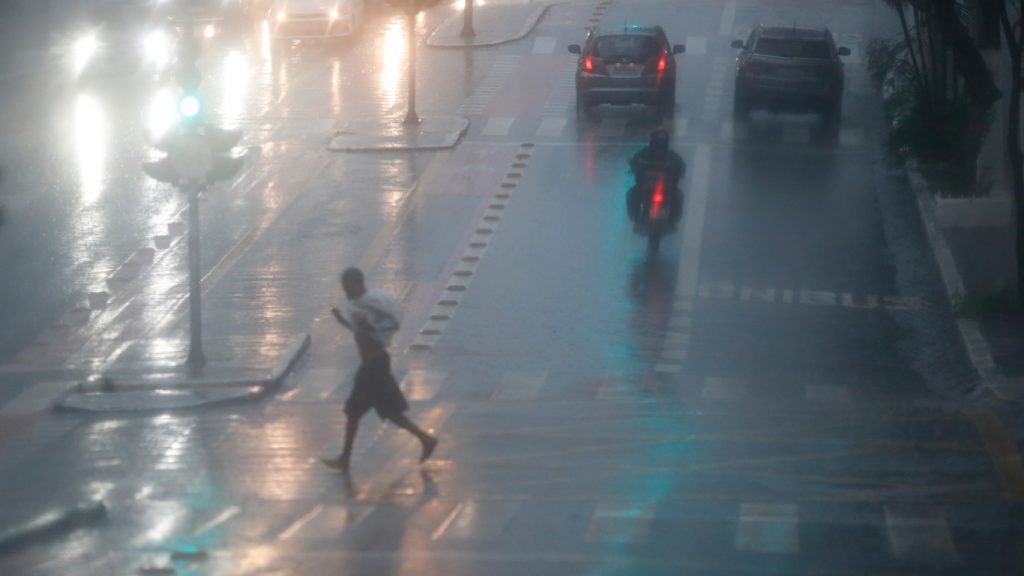 São Paulo: mais chuva forte após temporal com 660 mil clientes sem luz
