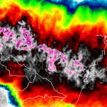 Temporais com vendavais e granizo avançam em noite de alerta no RS