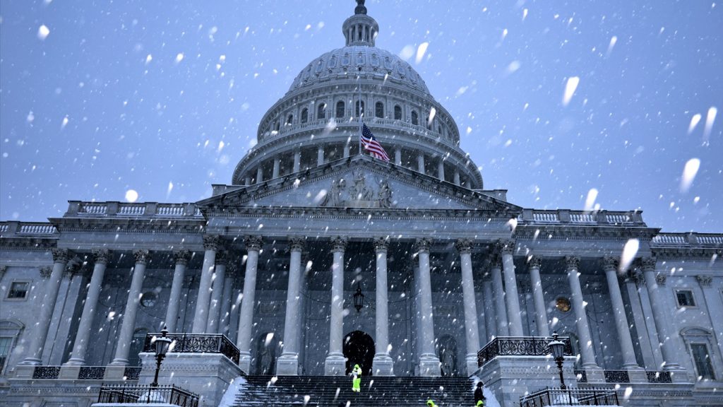Enorme tempestade de inverno paralisa vários estados norte-americanos
