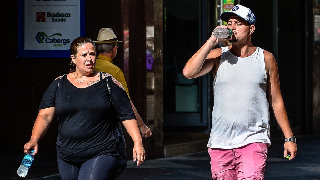 Calor não dá trégua neste fim de semana