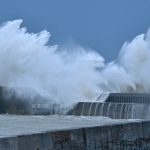 Reino Unido e Irlanda em alerta máximo por ciclone de 200 km/h