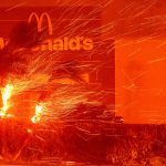 O que é o vento de Santa Ana que causa os incêndios na Califórnia