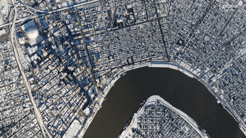 Incríveis imagens de satélite mostram Sul dos EUA após nevasca histórica