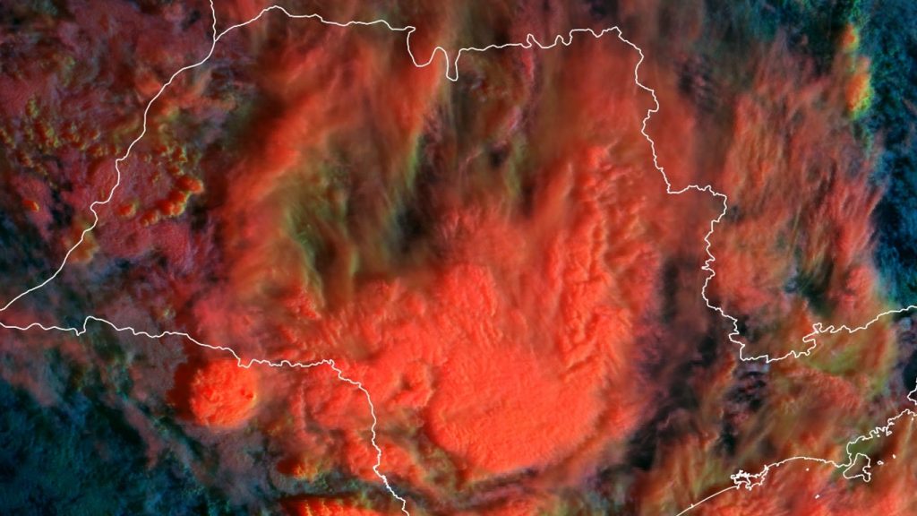 São Paulo também tem risco de chuva forte com alagamentos