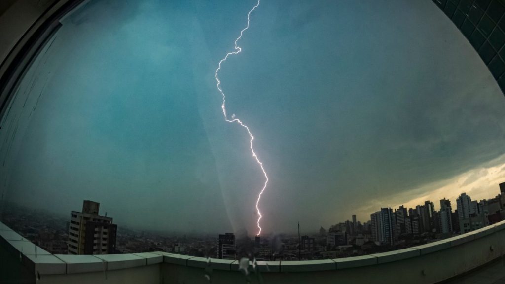 Sul do Brasil ingressa em período favorável a temporais isolados de verão