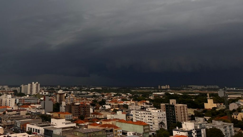 Chuva e temporais isolados vão se repetir nos próximos dias