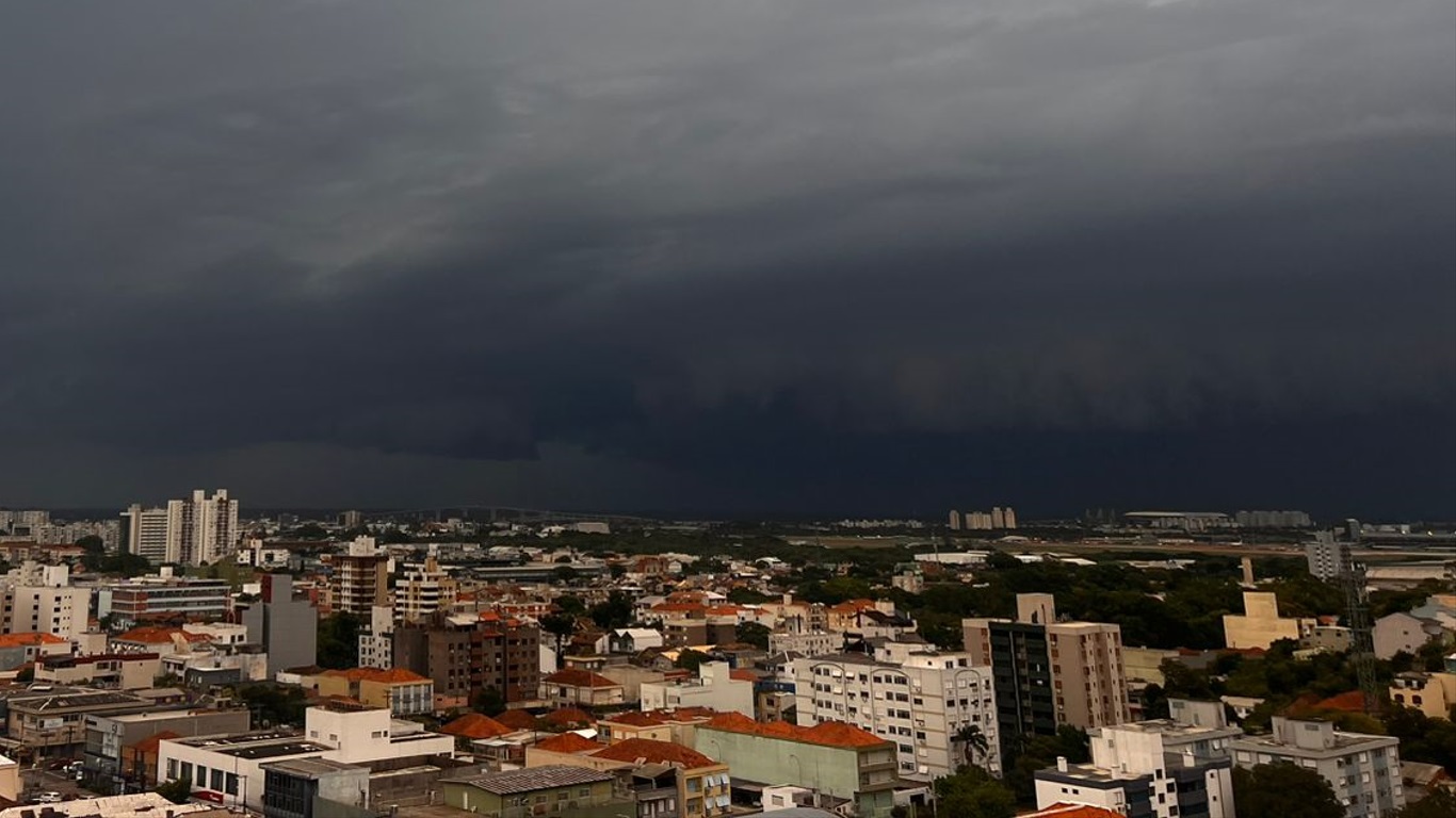 <span class="entry-title-primary">Chuva e temporais isolados vão se repetir nos próximos dias</span> <h2 class="entry-subtitle">Massa de ar quente e instável favorece a ocorrência de pancadas de chuva e temporais de verão no Rio Grande do Sul </h2>