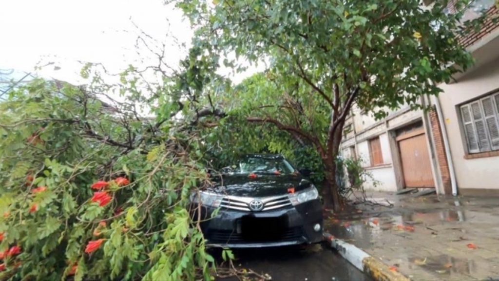 Temporais fazem estragos pelo segundo dia no interior gaúcho