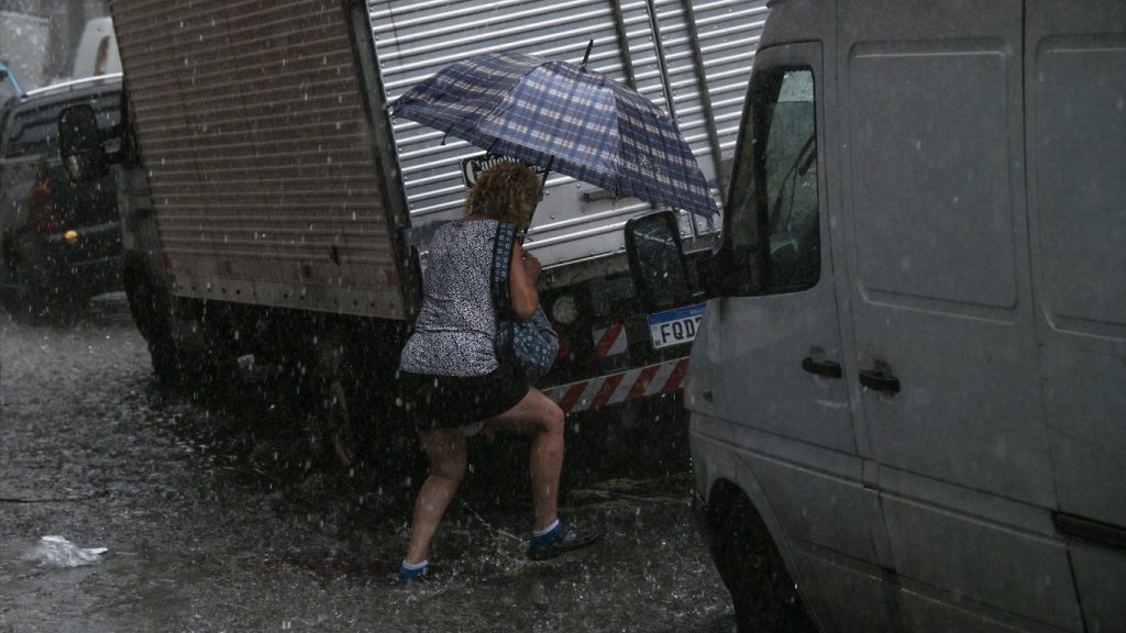 Onde tem chance hoje de chuva e temporais de verão