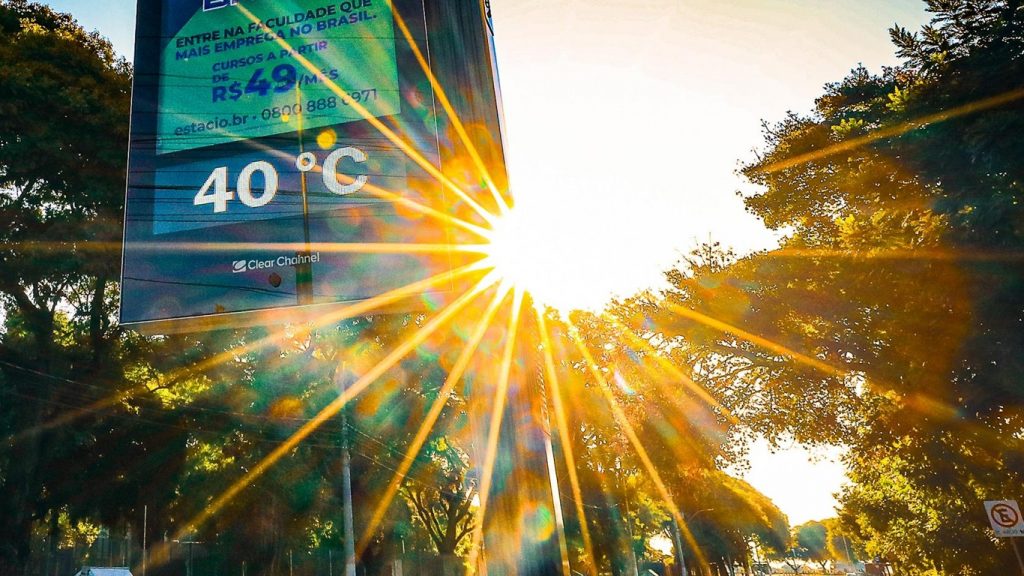 Temperatura supera 40ºC já de manhã em dia de calor extremo no RS