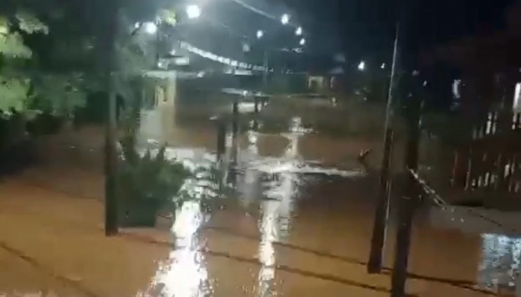 Enchente e deslizamentos no Vale do Caí após chuva extrema de verão