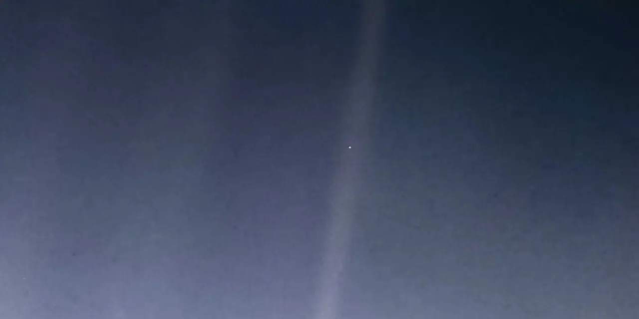 <span class="entry-title-primary">Foto icônica da Terra vista a 6 bilhões de quilômetros completa 35 anos</span> <h2 class="entry-subtitle">Fotografia da NASA conhecida como Pálido Ponto Azul ou Pale Blue Dot e que foi feita pela Voyager 1 completa 35 anos </h2>