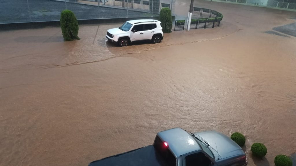 Chuva alaga no Vale do Caí e município emite alerta de enchente