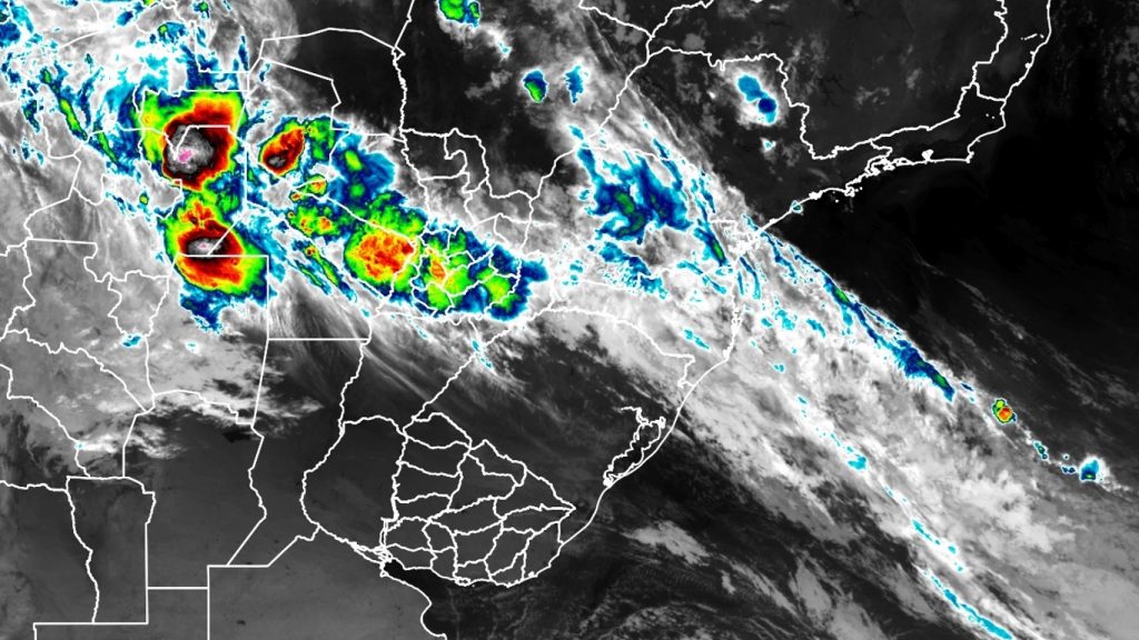 Frente fria avança pelo Sul e intensifica o calor no Sudeste do Brasil