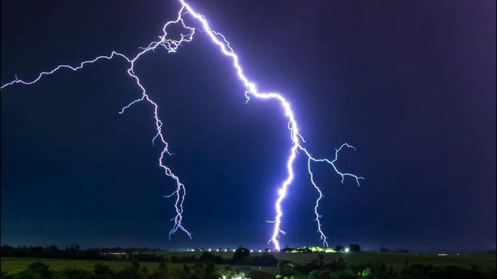 Semana de perigo tem risco triplo: calor extremo, chuva forte e temporais