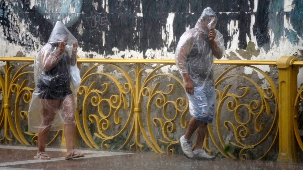 São Paulo segue com muito calor e risco de chuva forte isolada
