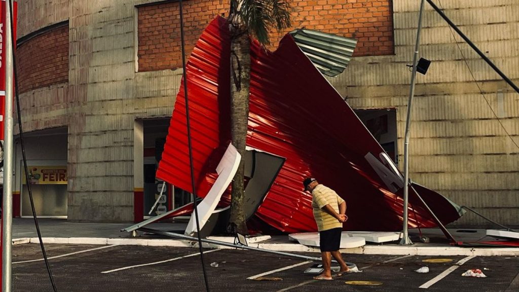 Entenda o violento fenômeno que causou destruição no Litoral Norte