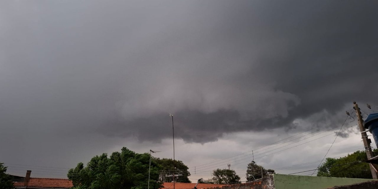 <span class="entry-title-primary">Rio Grande do Sul teve chuva forte, vento e granizo isolado hoje</span> <h2 class="entry-subtitle">Áreas de instabilidade se formaram ao longo da tarde com pancadas isoladas que tiveram forte intensidade </h2>