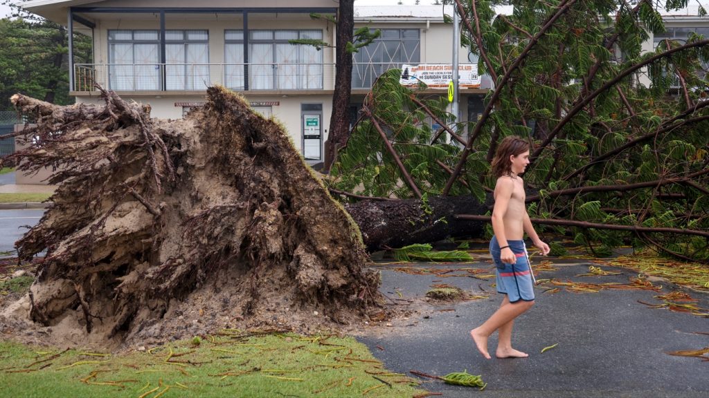 Ciclone traz vento destrutivo e chuva acima de mil milímetros na Austrália