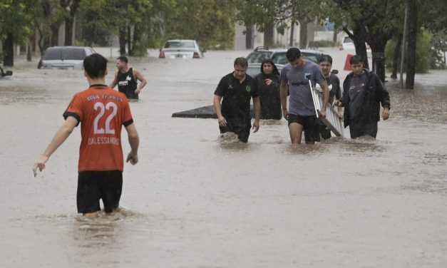 Sobe para dez o número de mortos pela chuva extrema na Argentina