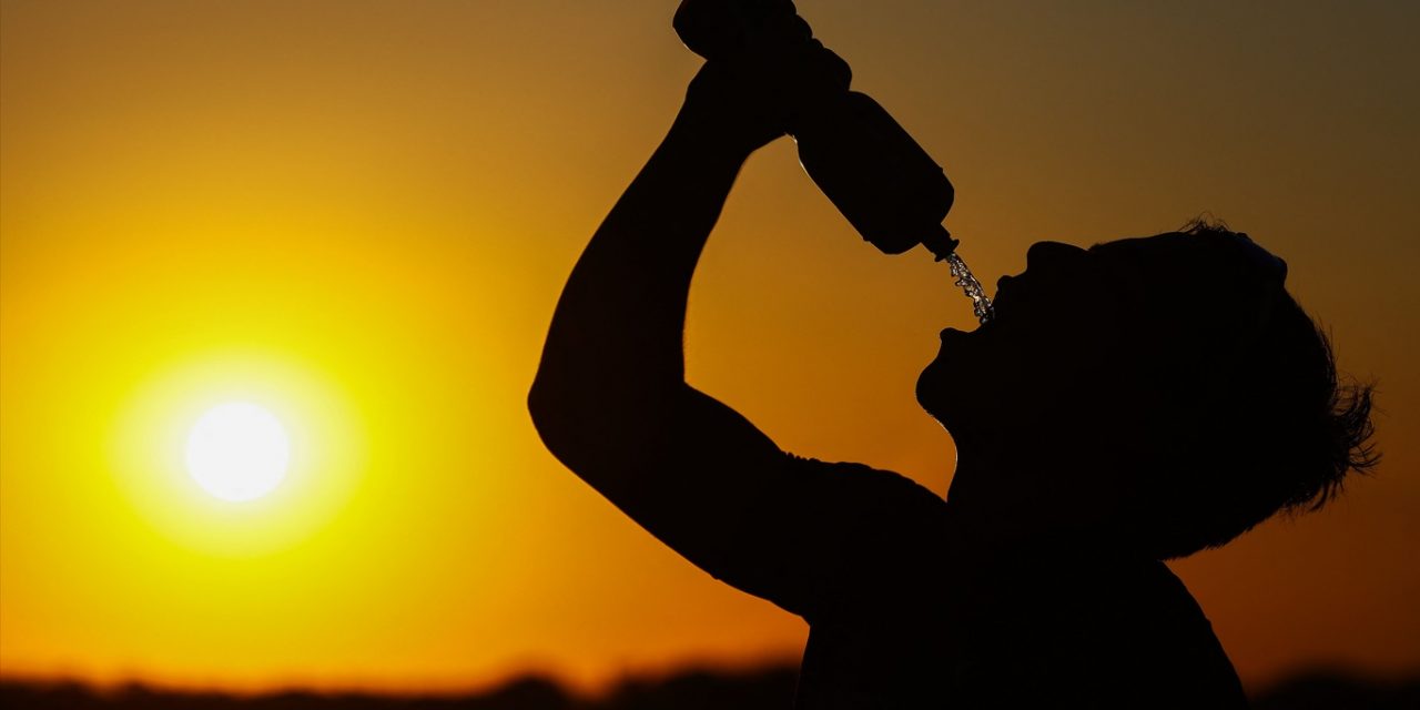 <span class="entry-title-primary">Outono não traz o fim do calor e primeiros dias têm marcas de verão</span> <h2 class="entry-subtitle">Chegada do outono não significa o fim do calor e história mostra que o começo da estação costuma ser ainda quente </h2>