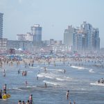 Março dos gaúchos começa com quase 40ºC e praias lotadas