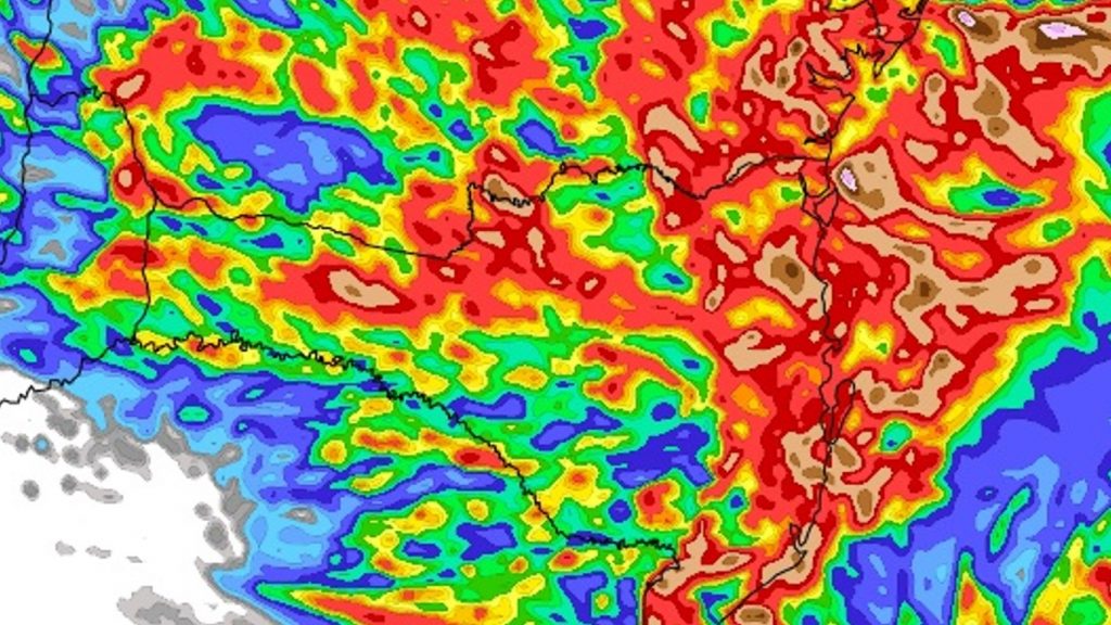 Chuva volumosa a excessiva traz riscos em estados do Sul do Brasil