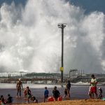 Ondas gigantes atingem a Austrália e causam afogamentos; veja fotos