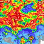 Feriadão com risco de chuva localmente intensa e temporais no Sudeste