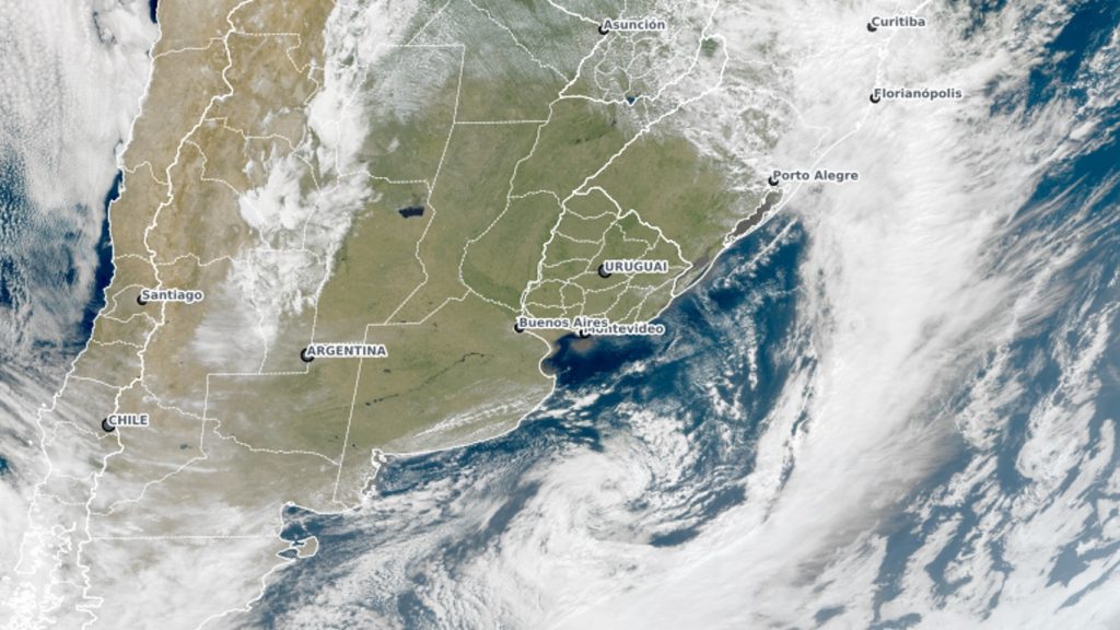Ciclone na costa da Argentina impulsiona ar mais frio para o Sul do Brasil