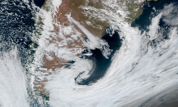 Ciclone traz vento de 119 km/h e provoca estragos na Argentina