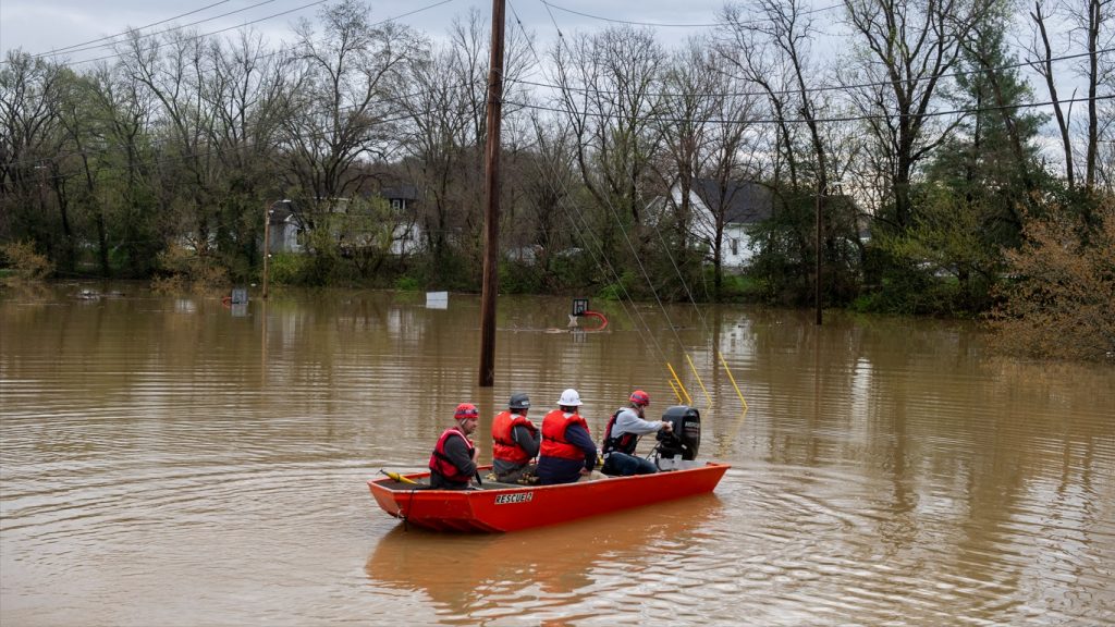 Grandes enchentes atingem o Centro dos Estados Unidos