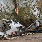 Tornado com vento perto de 300 km/h percorreu quase 200 km nos EUA