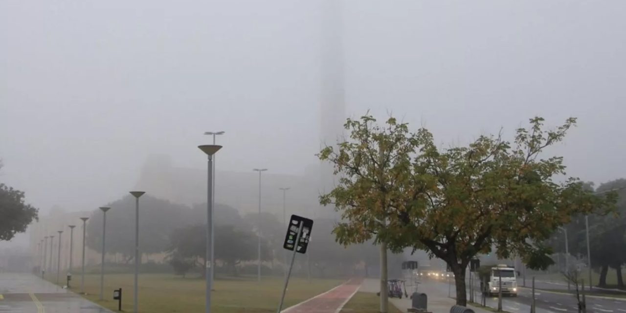 <span class="entry-title-primary">Nevoeiro vai dar lugar a um dia com sol e tarde mais quente</span> <h2 class="entry-subtitle">Quarta-feira começa com a presença de nevoeiro em Porto Alegre e na região metropolitana em dia que será de sol</h2>