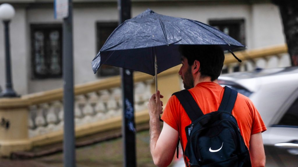 Chuva supera 100 mm no Oeste gaúcho e vem mais água para o estado