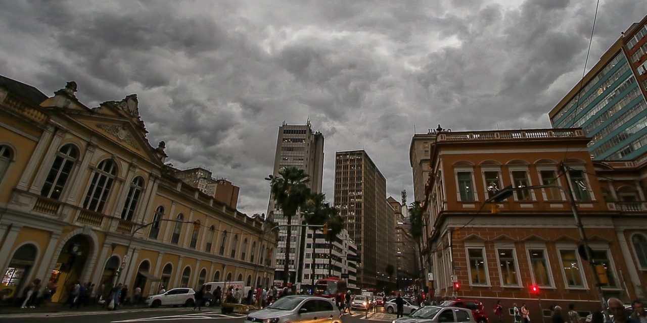 <span class="entry-title-primary">Porto Alegre registra o quarto dia consecutivo de tempo instável</span> <h2 class="entry-subtitle">Porto Alegre registra períodos de chuva e garoa pela atuação de uma área de baixa pressão desde a segunda-feira </h2>