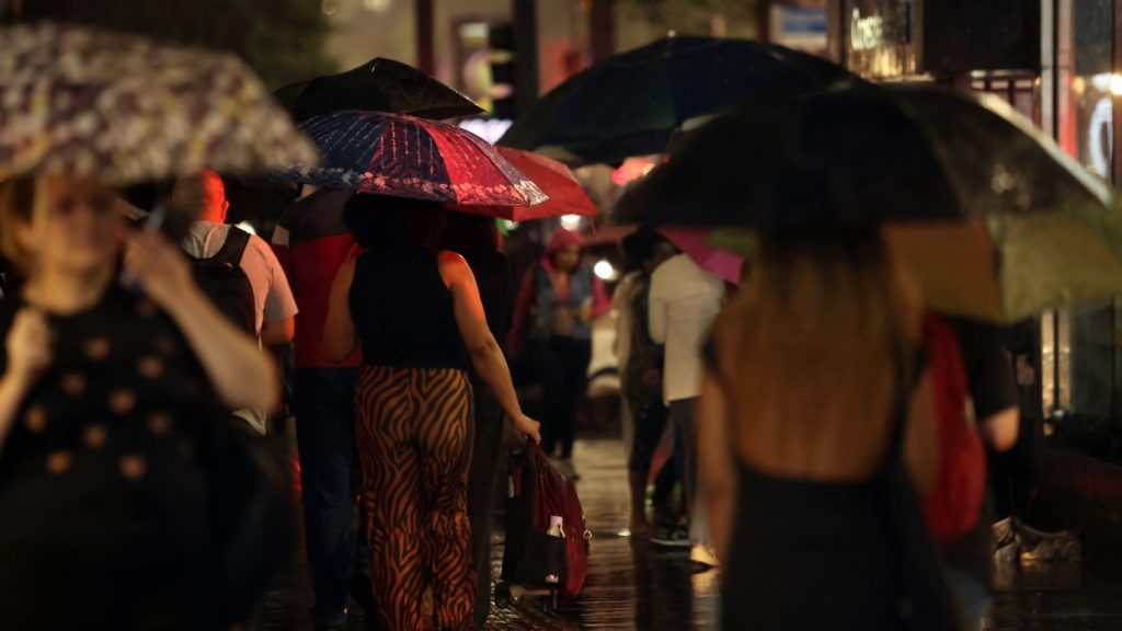 Frente fria vai trazer chuva e queda de temperatura em São Paulo