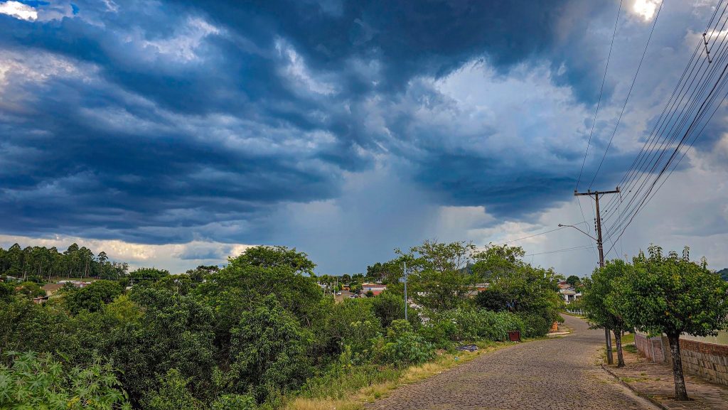Chuva retorna em parte do Rio Grande do Sul nesta sexta-feira