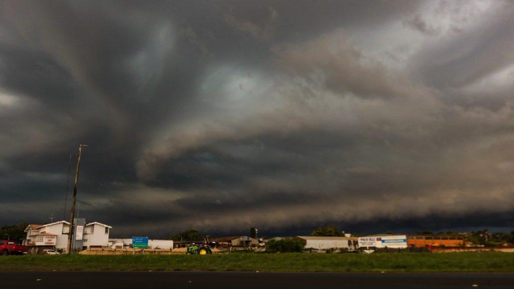 Chuva forte e temporais com ventania atingem o interior gaúcho