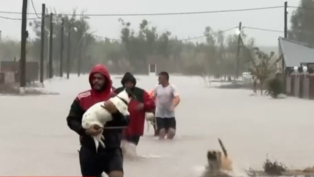 Chuva de 300 mm, alerta vermelho e enchente na Argentina