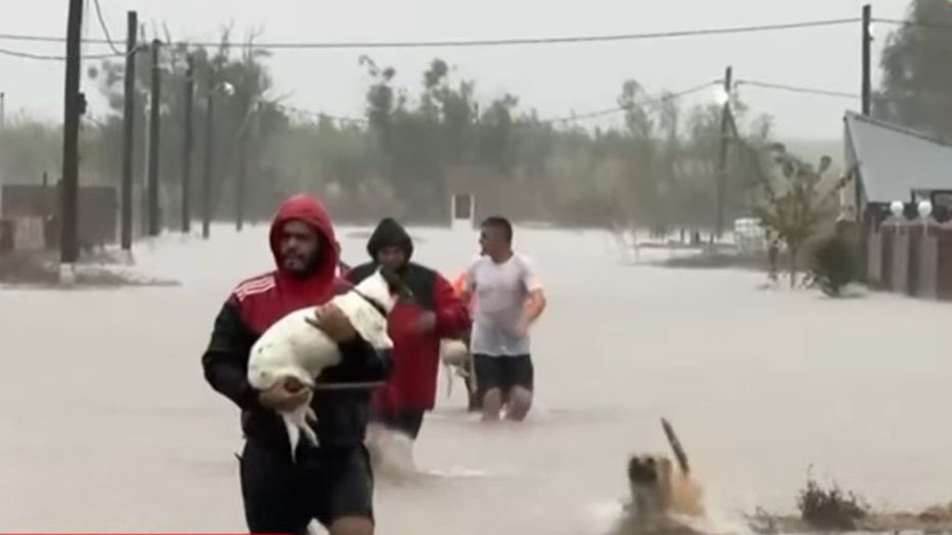 <span class="entry-title-primary">Chuva de 300 mm, alerta vermelho e enchente na Argentina</span> <h2 class="entry-subtitle">Instabilidade bloqueada traz volumes extremos de chuva e tempestades com enchente na província de Buenos Aires </h2>