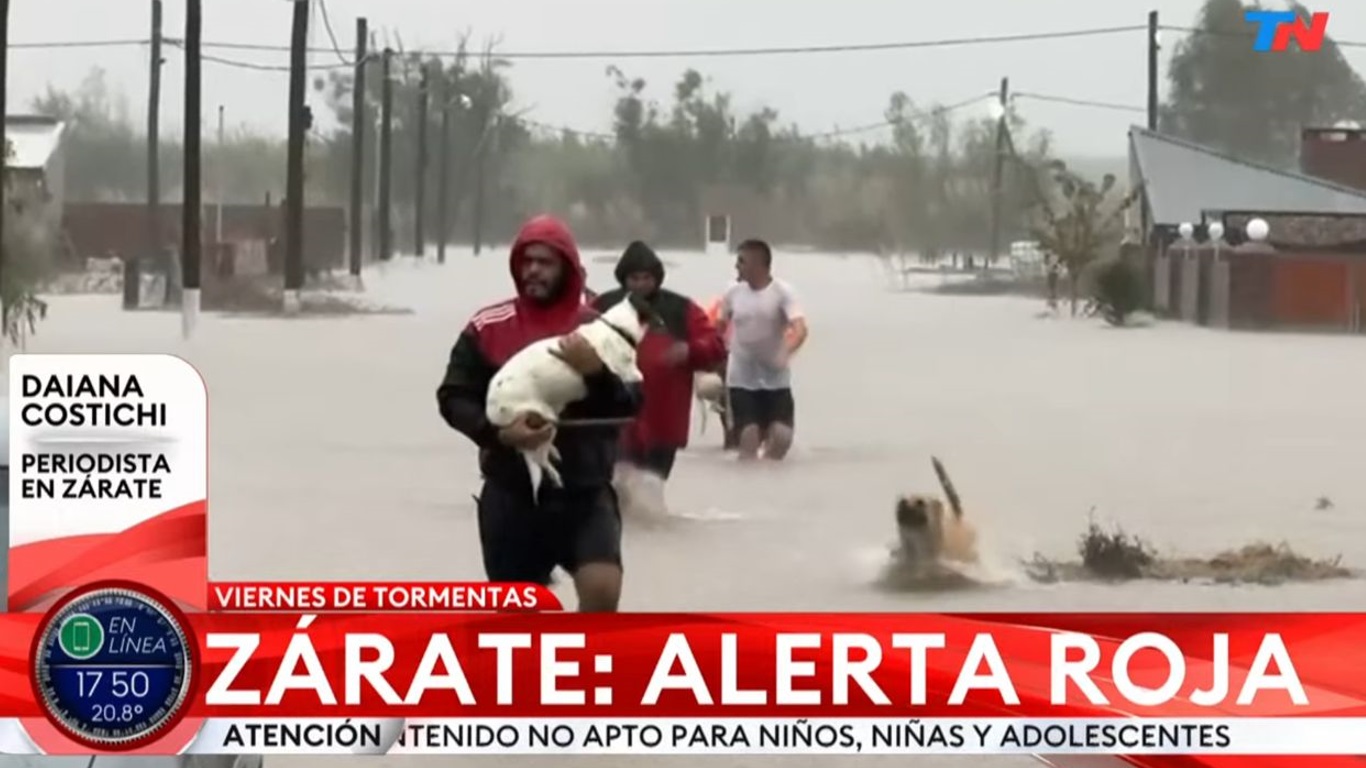 Imagem da chuva na Argentina com enchente em Zárate