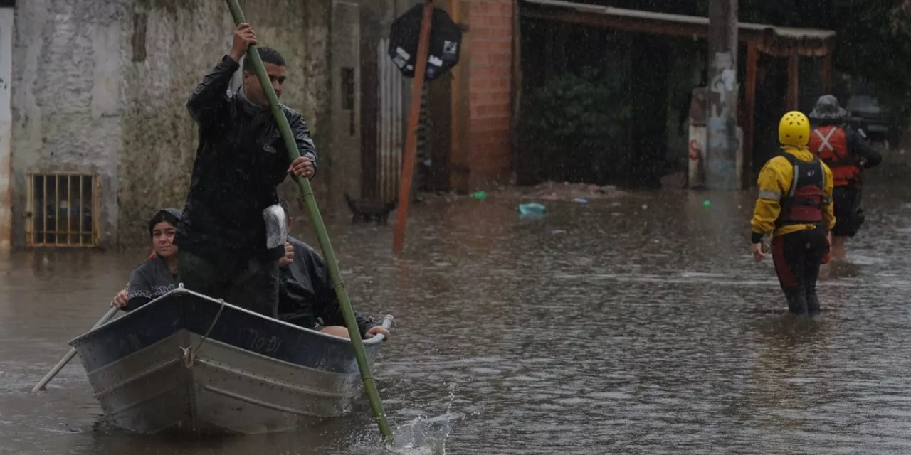 <span class="entry-title-primary">Chuva excessiva trará alagamentos em cidades e risco de cheias de rios</span> <h2 class="entry-subtitle">Volumes excessivos de chuva indicados para o Oeste, Centro e o Sul do Rio Grande do Sul devem trazer alagamentos, inundações e cheias de rios </h2>