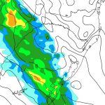 Frente fria muda o tempo no domingo com chuva e risco de temporais