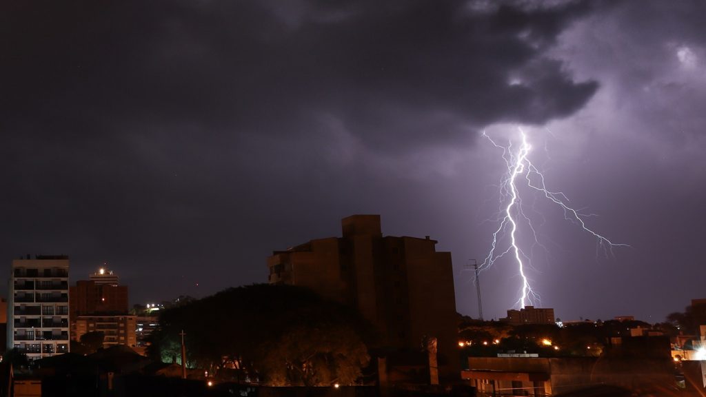 O que esperar da mudança do tempo com a frente fria neste domingo