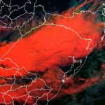 Frente quente se forma e avança com chuva e raios no Sul do Brasil